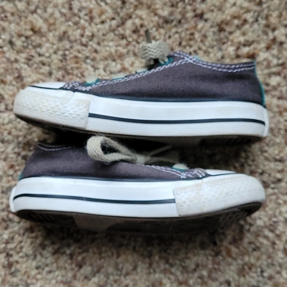 𝅺Converse All Star gray/ green sneakers little kid size 5